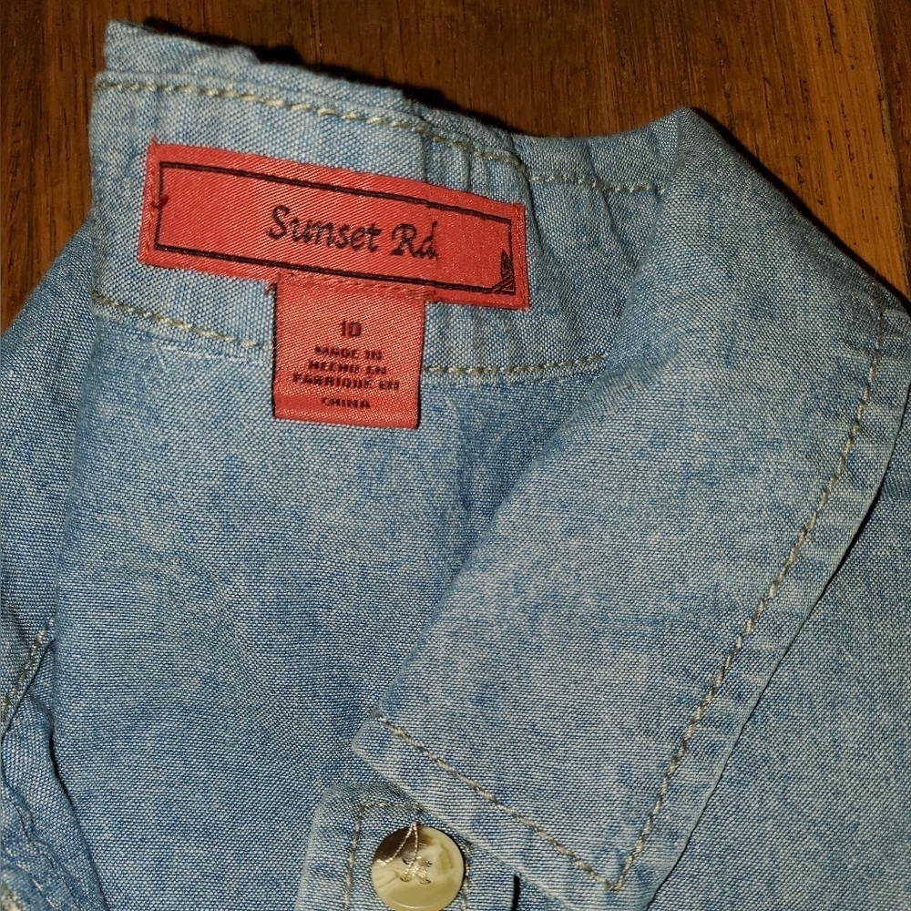 Sunset Rd Vineyard Charm Chambray Drawstring Waist Denim Shirt - Picture 2 of 12